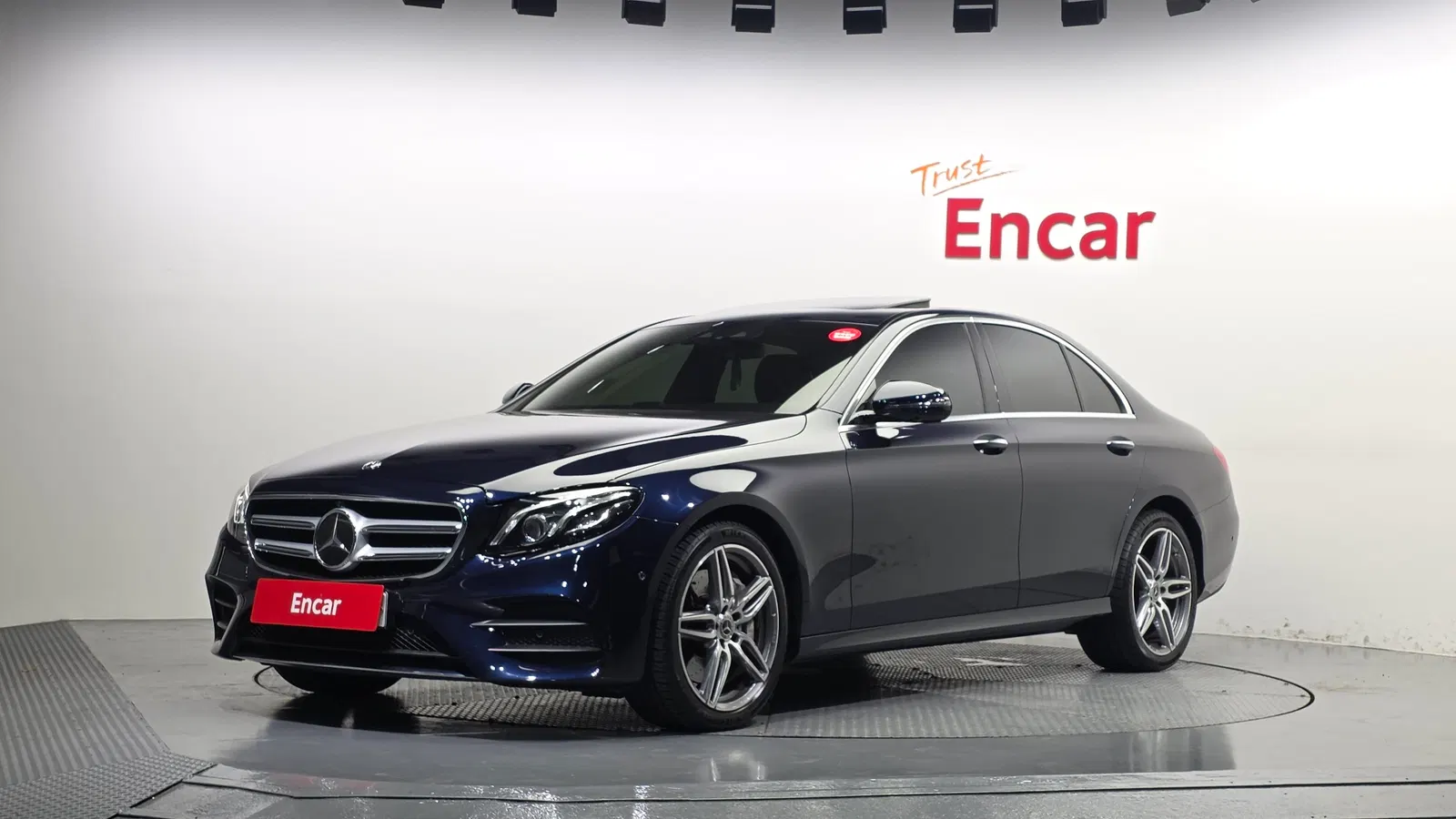 Mercedes-Benz Classe E AMG Line · E300 4MATIC (W213) 2020 — photo 1 sur 20