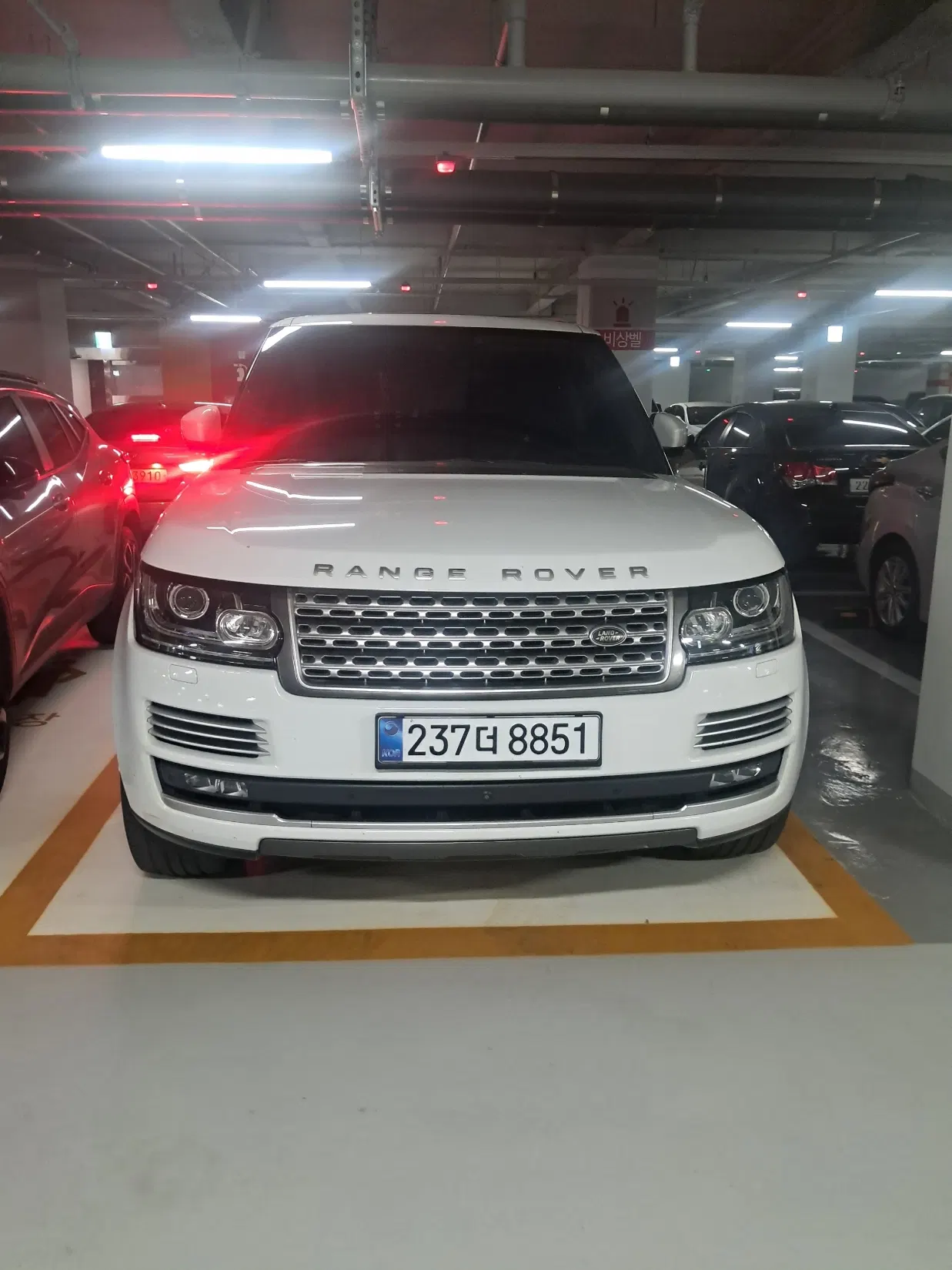 Land Rover Range Rover 4e génération 4.4 SDV8 Vogue SE Diesel 2016 — photo 1 sur 16
