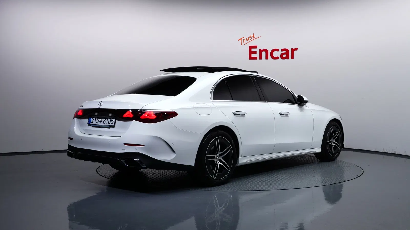Mercedes-Benz Classe E AMG Line · E200 (W214) 2026 — photo 1 sur 33
