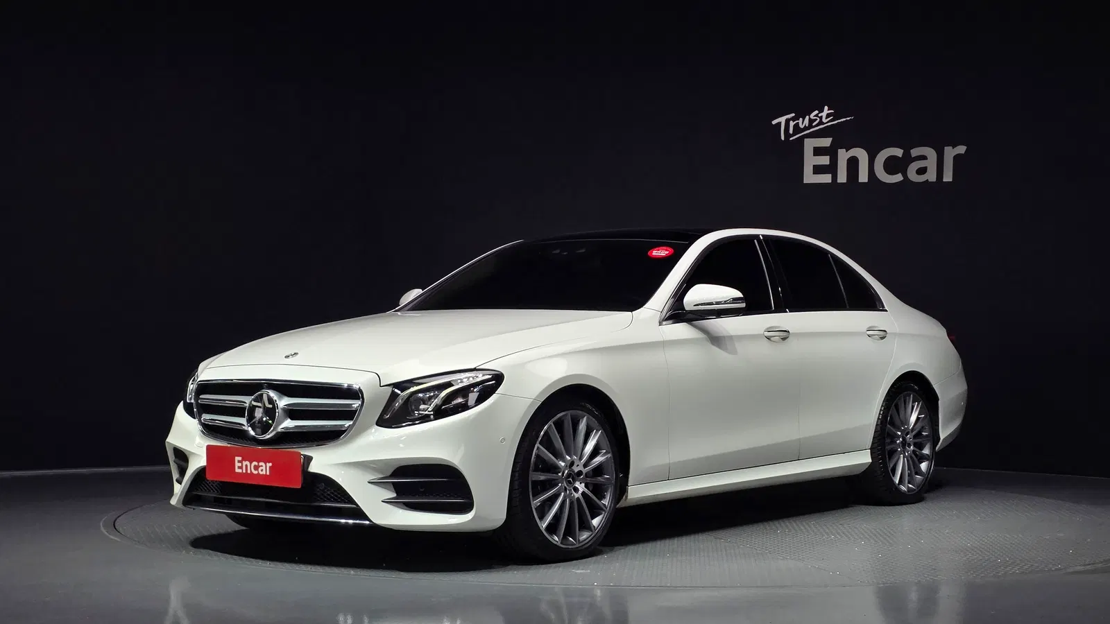 Mercedes-Benz Classe E AMG Line · E350 4MATIC (W213) 2019 — photo 1 sur 34