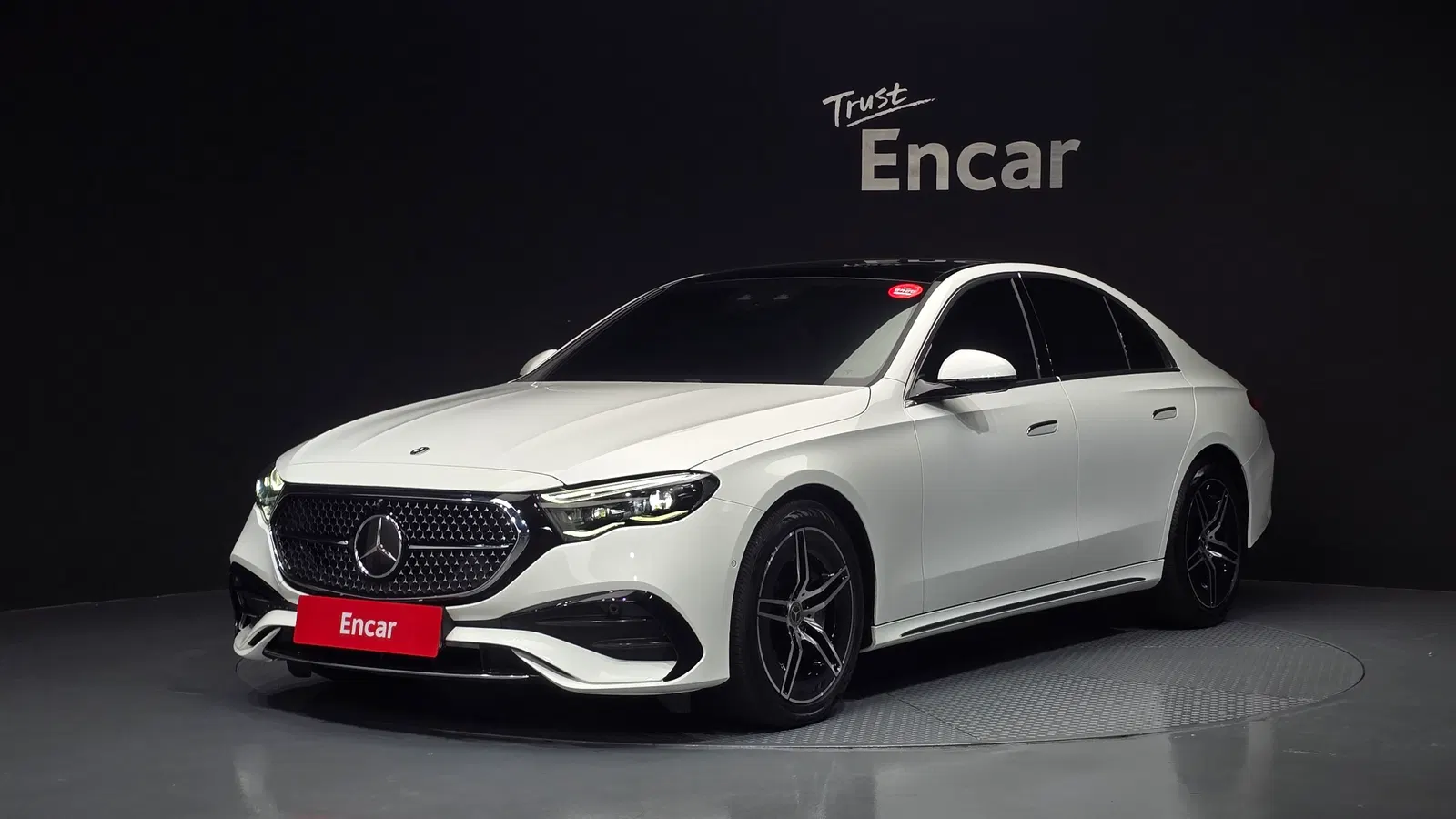 Mercedes-Benz Classe E AMG Line · E300 4MATIC (W214) 2024 — photo 1 sur 37