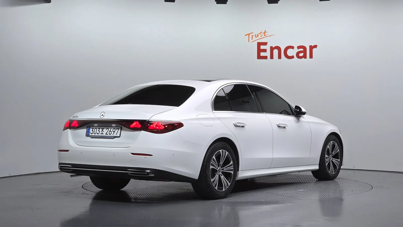 Mercedes-Benz Classe E E200 Avantgarde (W214) 2025 — photo 1 sur 30