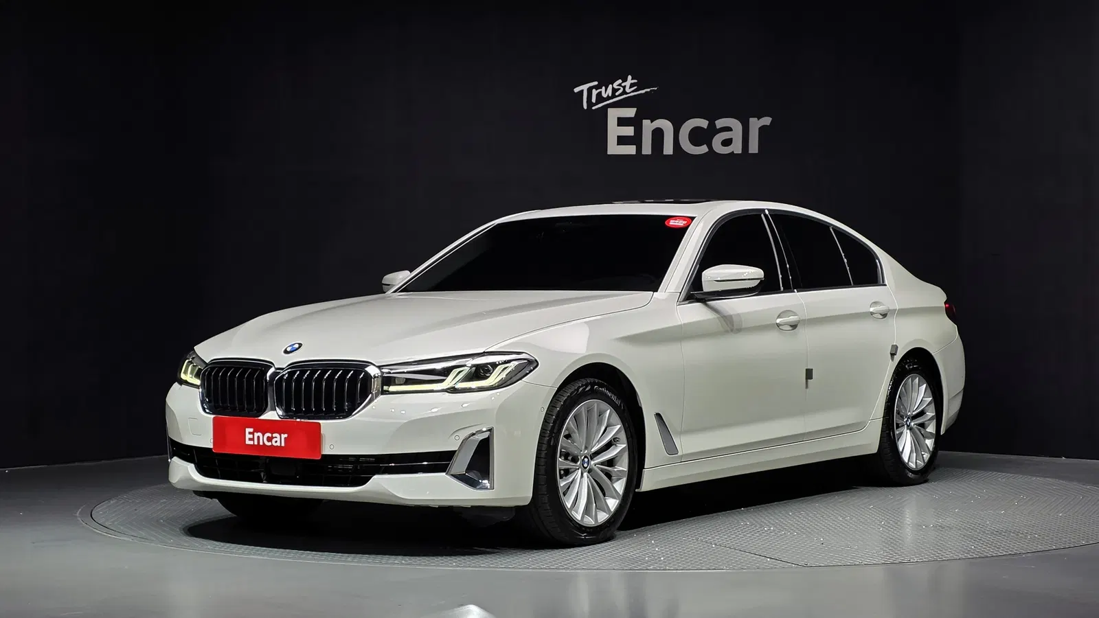 BMW Série 5 (G30) 530i xDrive Luxury 2022 — photo 1 sur 32