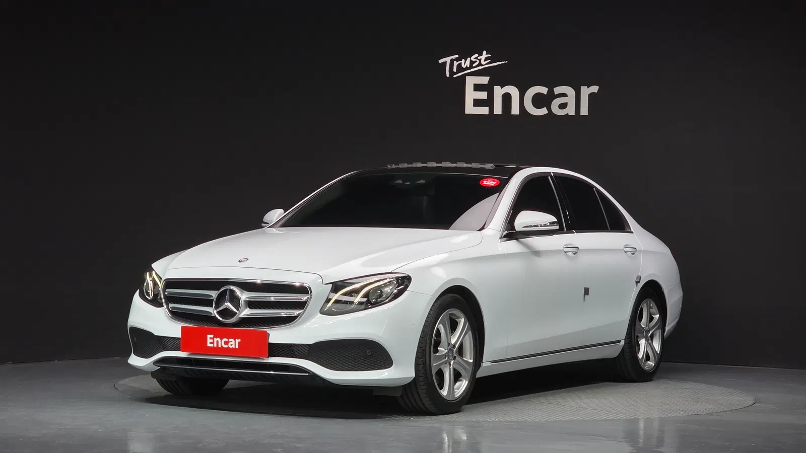 Mercedes-Benz Classe E E200 Avantgarde (W213) 2017 — photo 1 sur 20