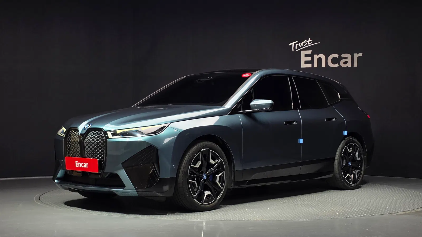 BMW iX xDrive50 Sport Plus 2023 — photo 1 sur 43
