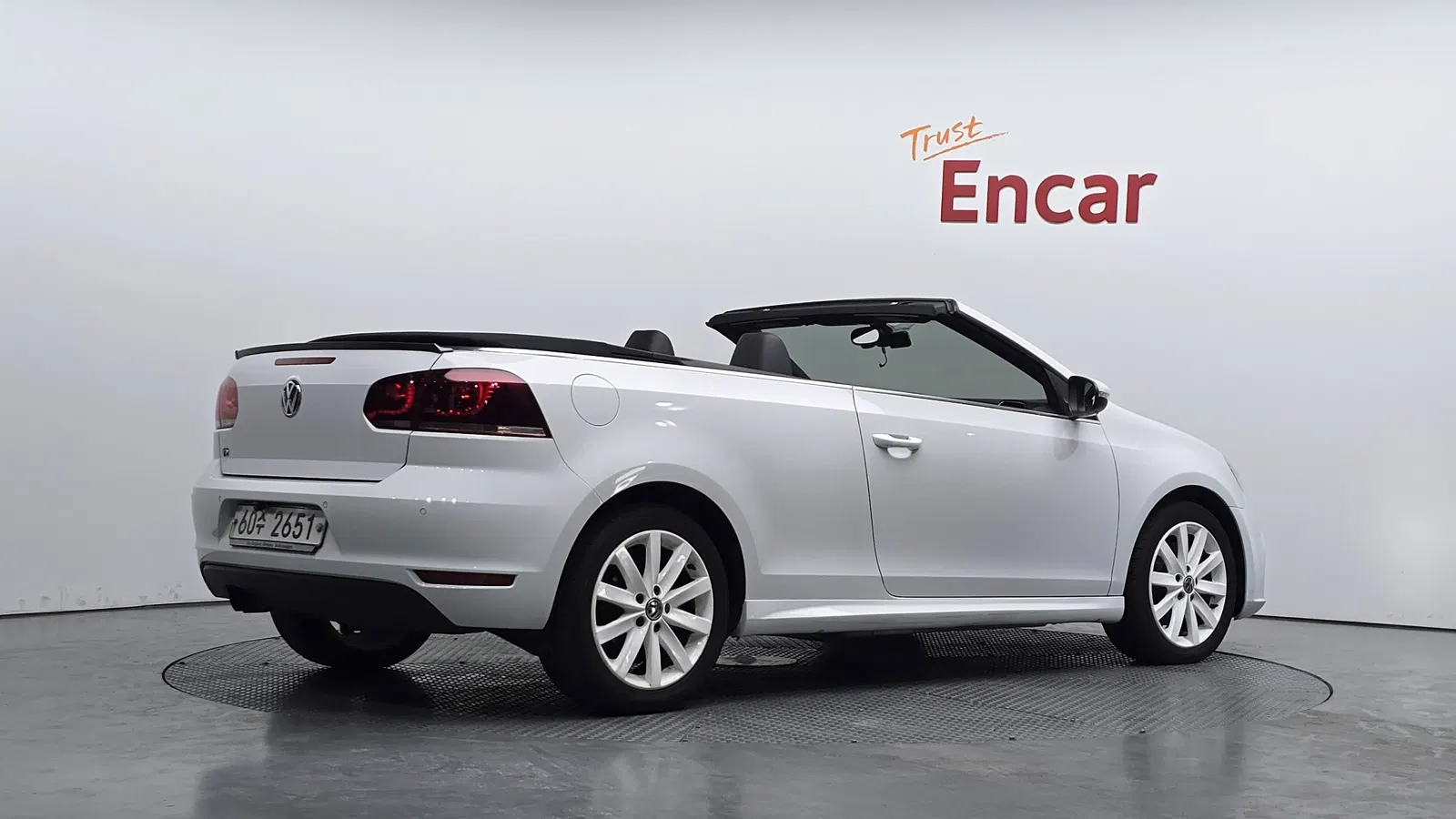 Volkswagen Golf 6e génération 2.0 TDI Cabriolet 2013 — photo 1 sur 30
