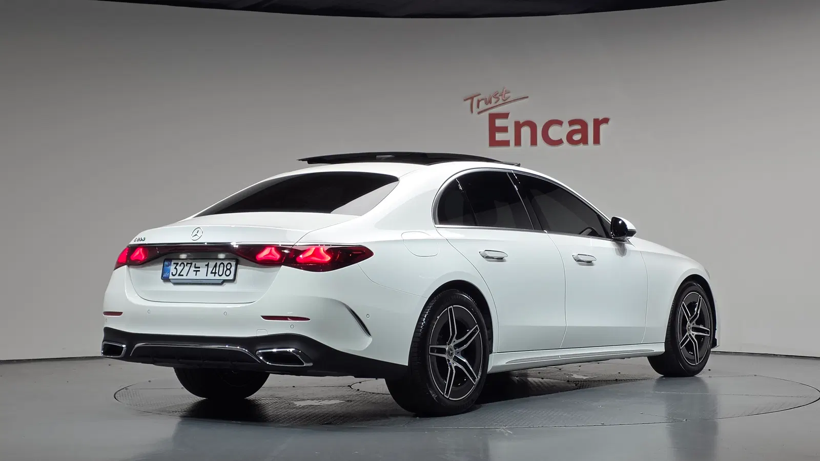 Mercedes-Benz Classe E AMG Line · E200 (W214) 2026 — photo 1 sur 34