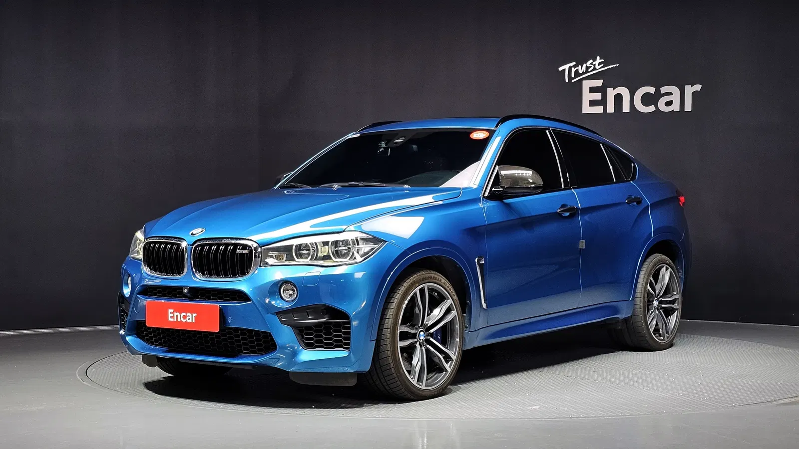 BMW X6M (F16) 4.4 2015 — photo 1 sur 20
