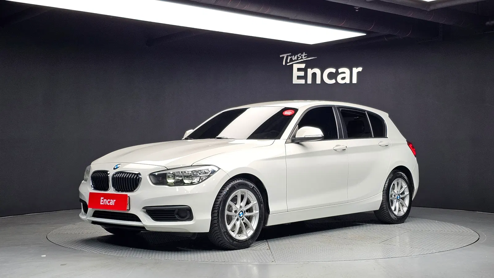 BMW Série 1 (F20) 118d Joy 5 portes 2018 — photo 1 sur 30