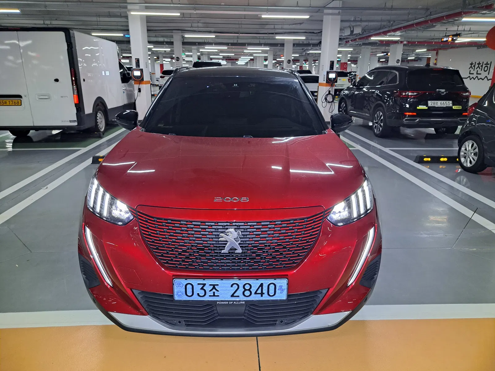 Peugeot e-2008 2e génération EV GT 2023 — photo 1 sur 20