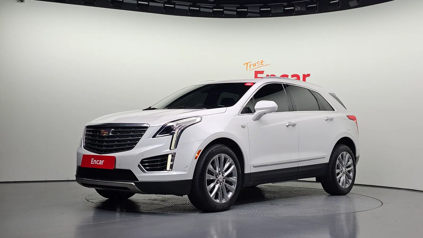 Cadillac XT5 3.6 Platinum AWD 2018 — photo 1 sur 20