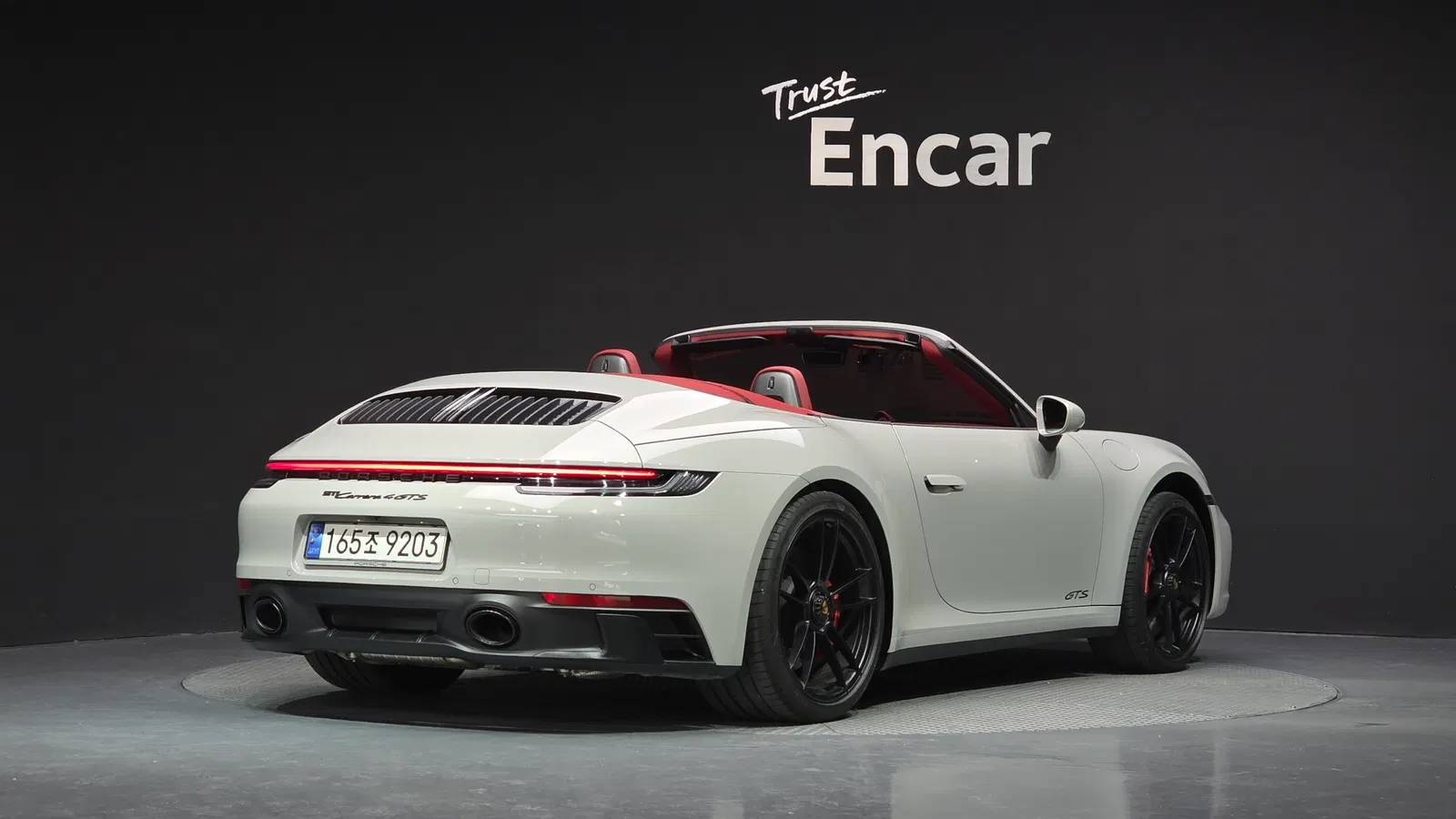 Porsche 911 (992) Carrera 4 GTS Cabriolet 2024 — photo 1 sur 36