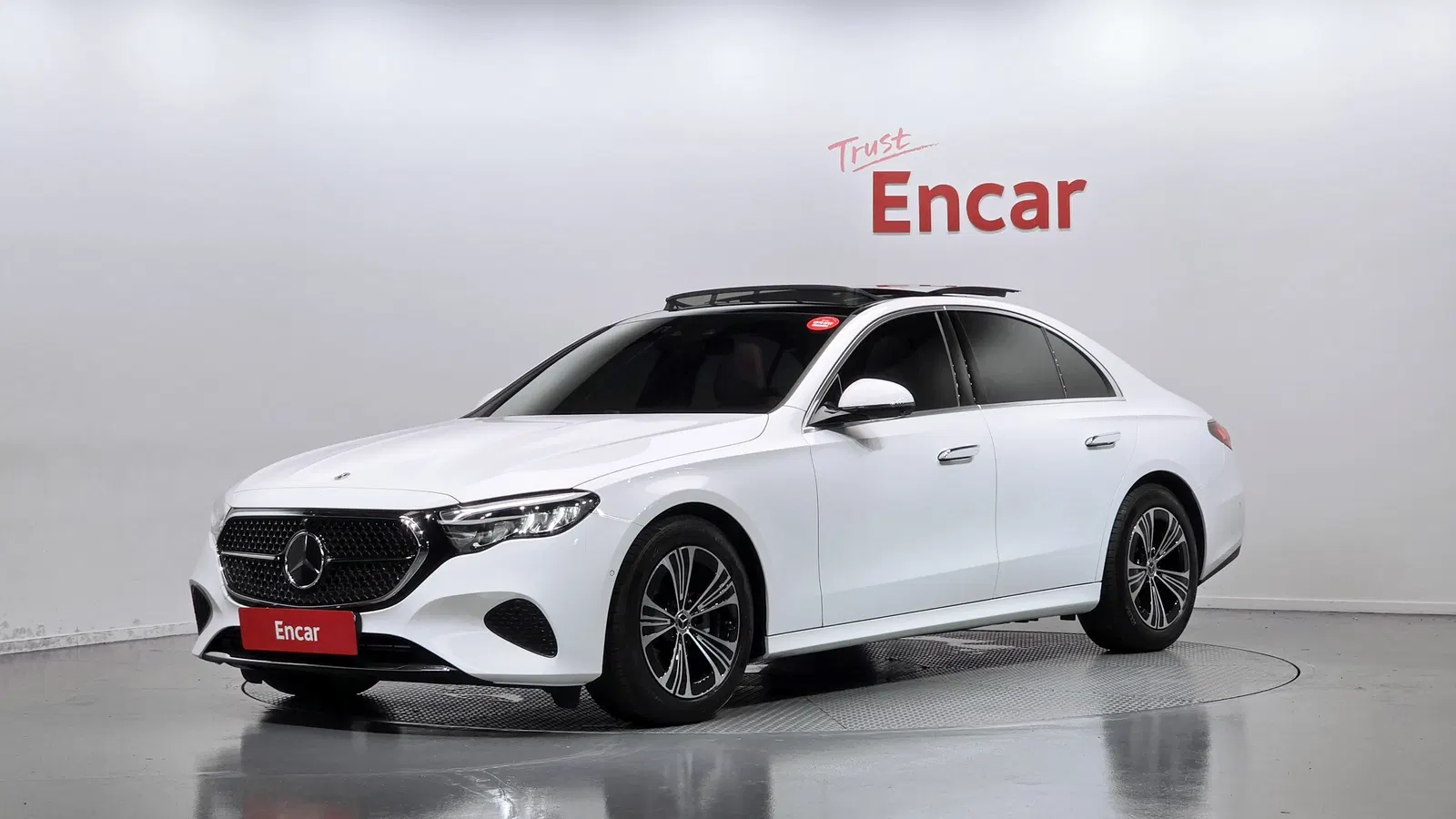 Mercedes-Benz Classe E E200 Avantgarde (W214) 2024 — photo 1 sur 26