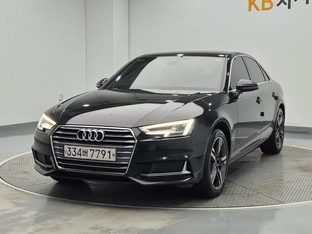 Audi A4 (B9) 40 TFSI Premium 2019 — photo 1 sur 25