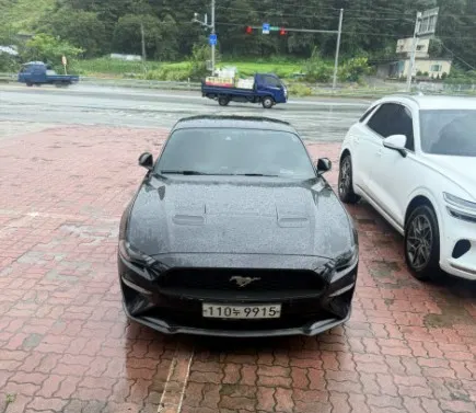 Ford Mustang Coupé 2020 — photo 1 sur 10