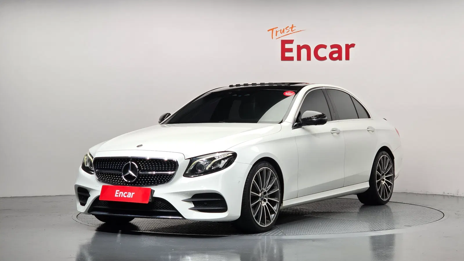 Mercedes-Benz Classe E AMG Line · E300 (W213) 2019 — photo 1 sur 26