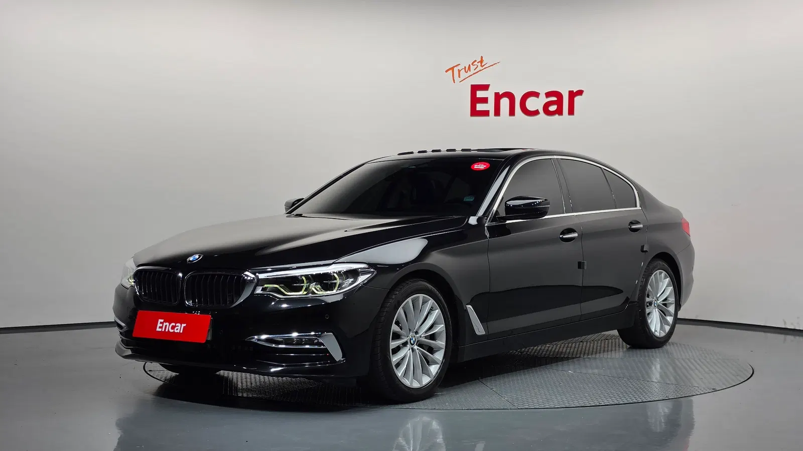 BMW Série 5 (G30) 530i Luxury Plus 2018 — photo 1 sur 32