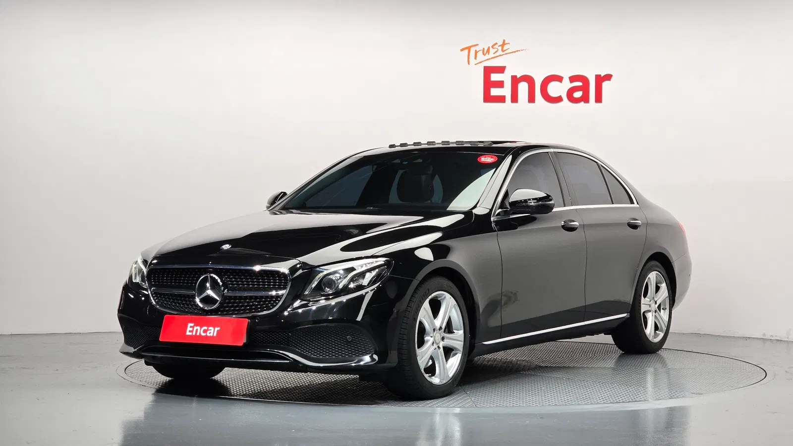 Mercedes-Benz Classe E E220d Avantgarde (W213) 2017 — photo 1 sur 26