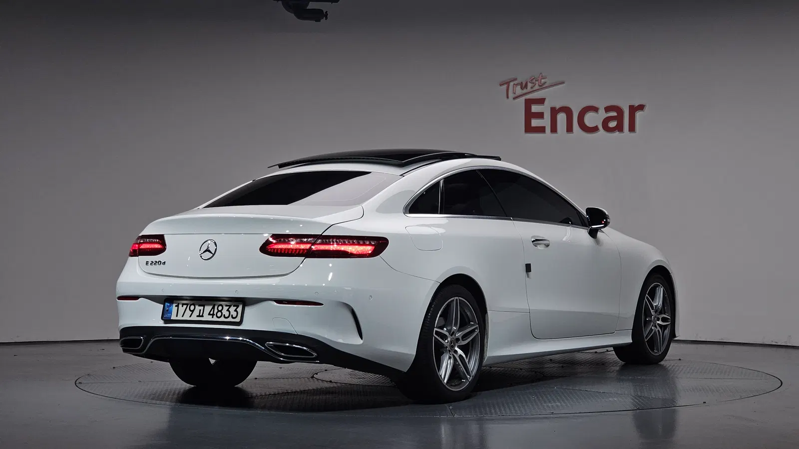 Mercedes-Benz Classe E E220d Coupé (W213) 2019 — photo 1 sur 36