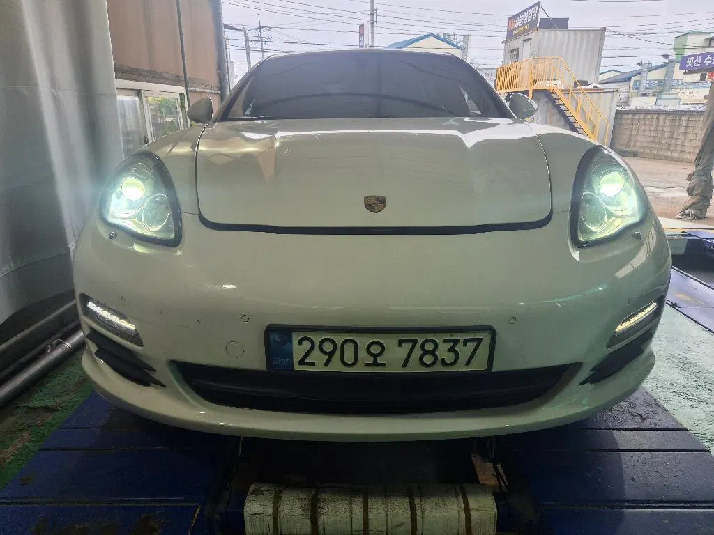 Porsche Panamera 3.0 Diesel 2012 — photo 1 sur 8
