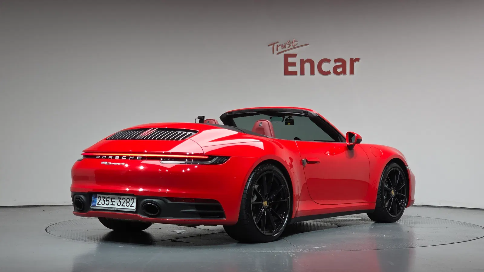 Porsche 911 (992) Carrera 4 Cabriolet 2024 — photo 1 sur 33