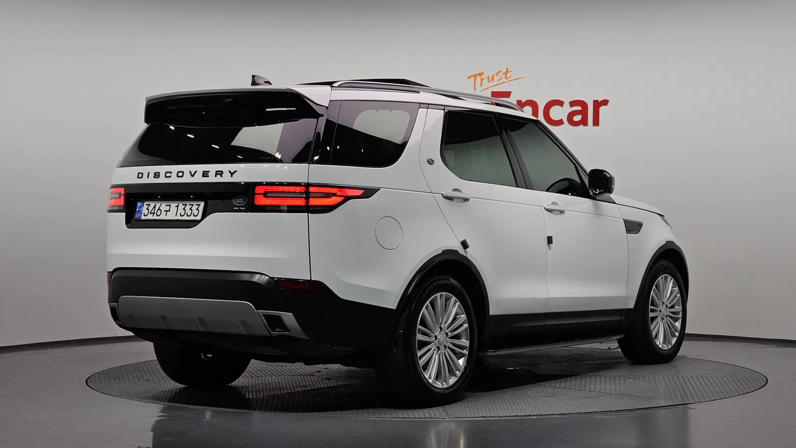 Land Rover Discovery 5 3.0 TD6 HSE Luxury 2018 — photo 1 sur 36