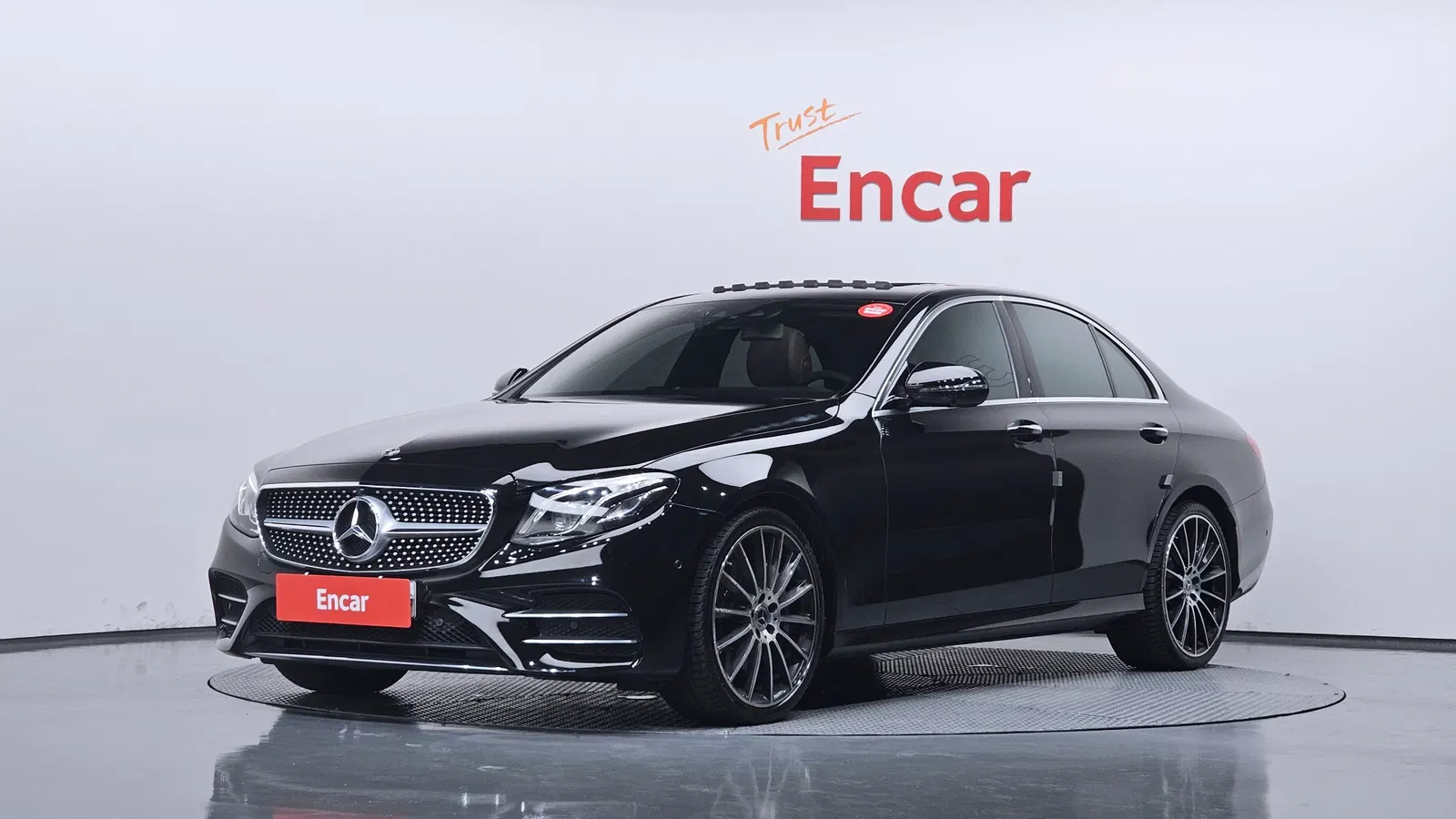 Mercedes-Benz Classe E AMG Line · E300 (W213) 2019 — photo 1 sur 37