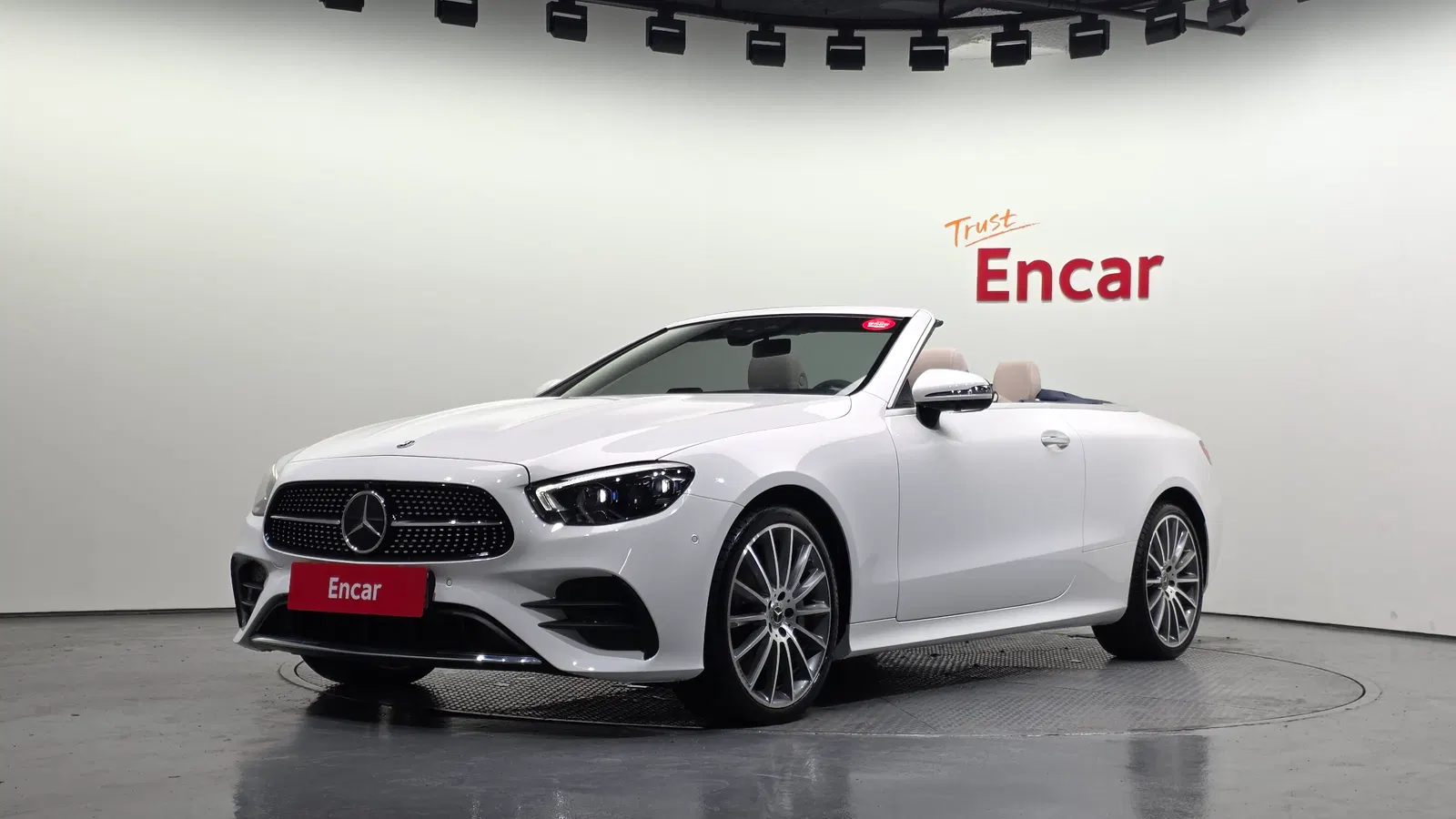 Mercedes-Benz Classe E E450 4MATIC Cabriolet (W213) 2023 — photo 1 sur 20