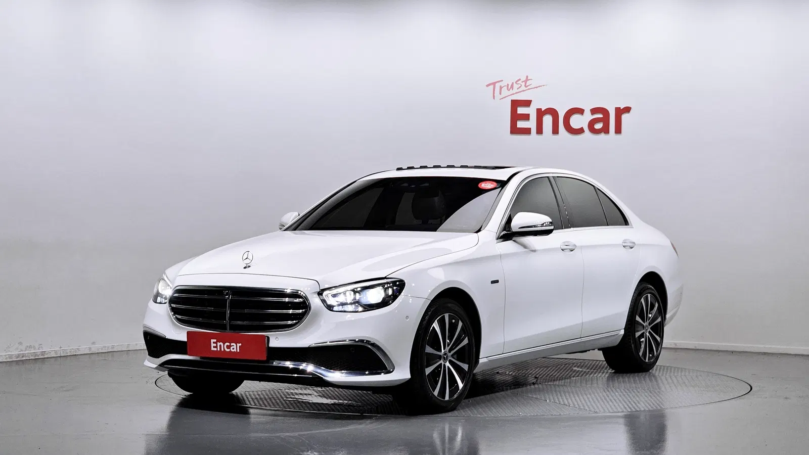 Mercedes-Benz Classe E E300e 4MATIC Exclusive (W213) 2021 — photo 1 sur 32