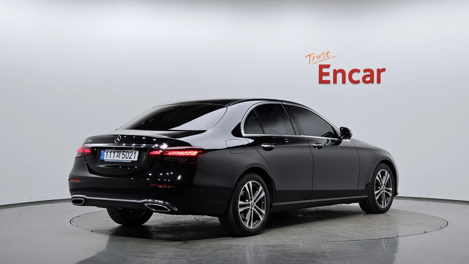 Mercedes-Benz Classe E E250 Avantgarde (W213) 2023 — photo 1 sur 39
