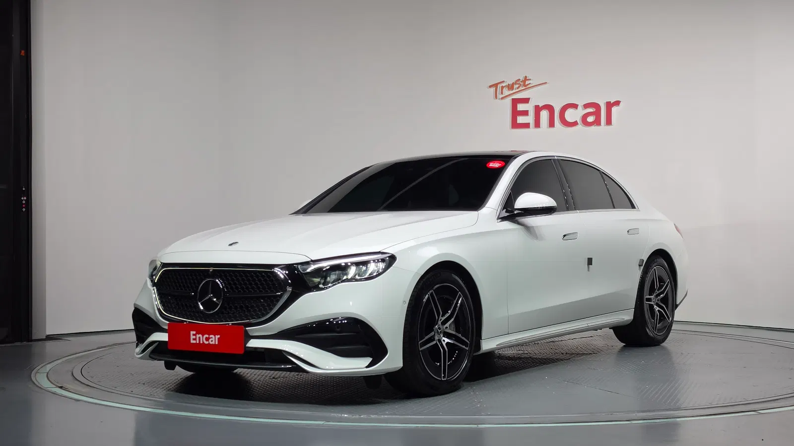 Mercedes-Benz Classe E AMG Line · E200 (W214) 2026 — photo 1 sur 31