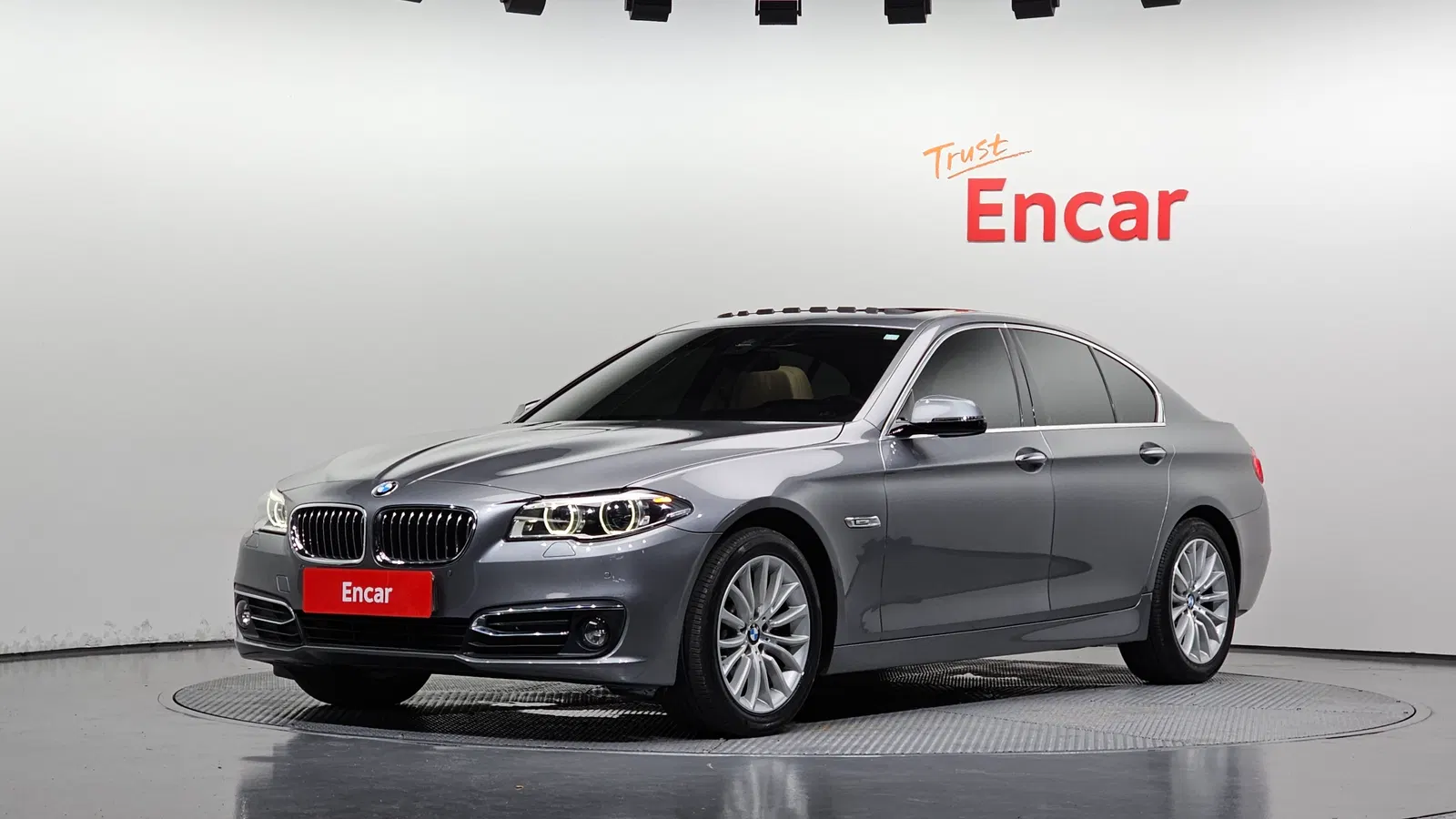 BMW Série 5 (F10) 520d xDrive Luxury Plus 2016 — photo 1 sur 20