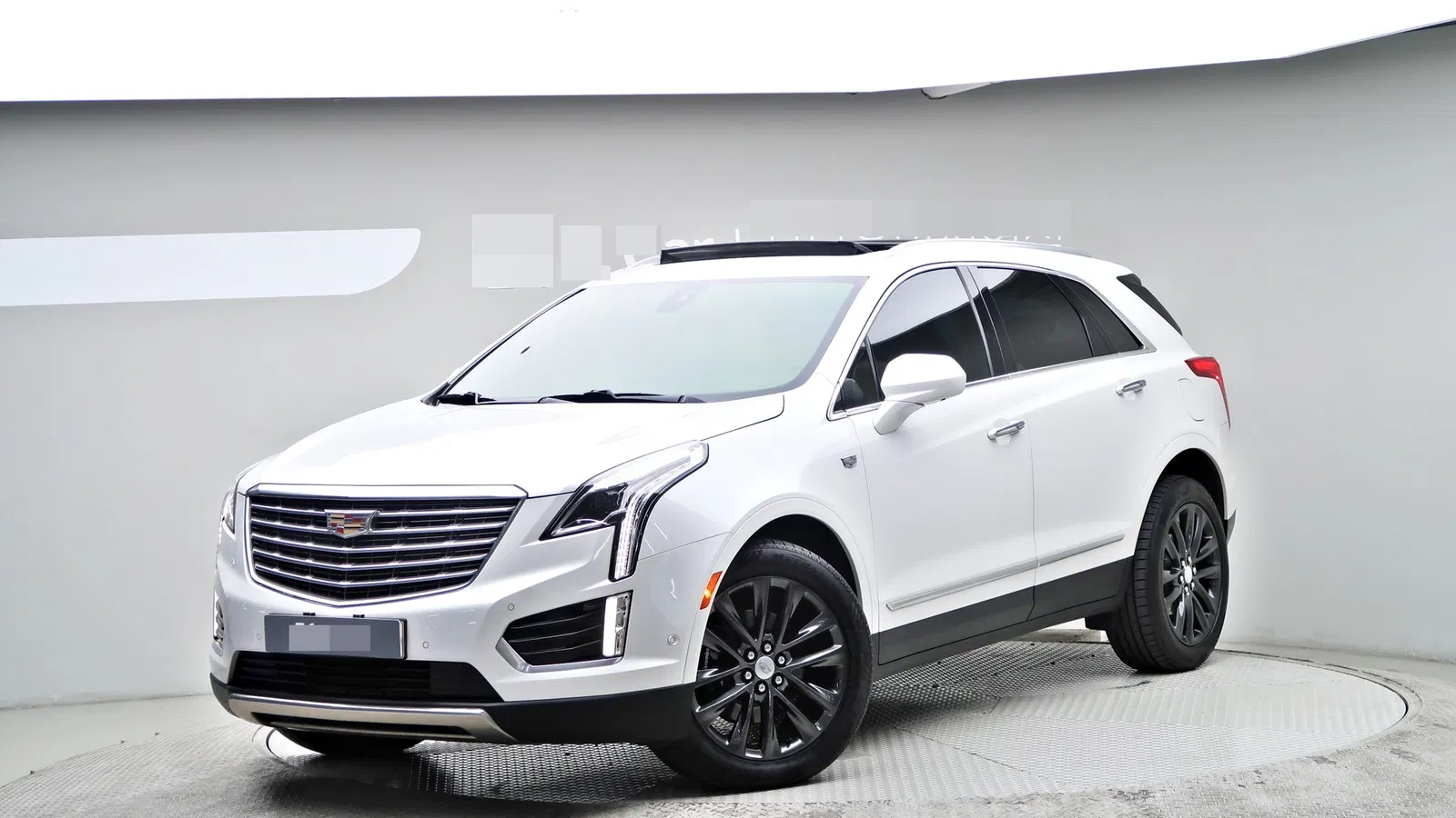 Cadillac XT5 3.6 Platinum AWD 2018 — photo 1 sur 26