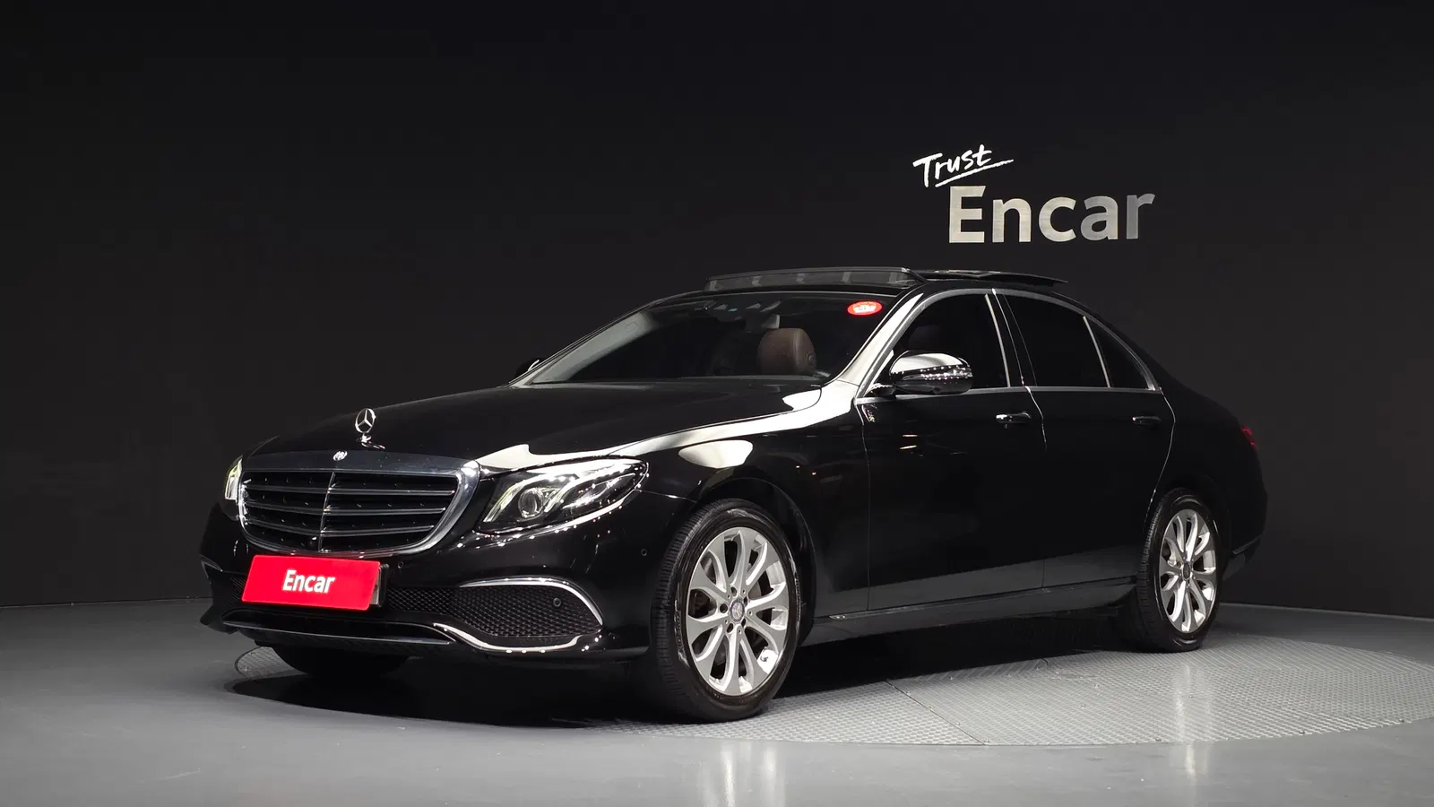 Mercedes-Benz Classe E E300 Exclusive (W213) 2017 — photo 1 sur 20