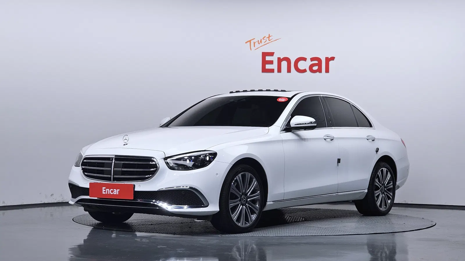 Mercedes-Benz Classe E E300e 4MATIC Exclusive (W213) 2023 — photo 1 sur 43