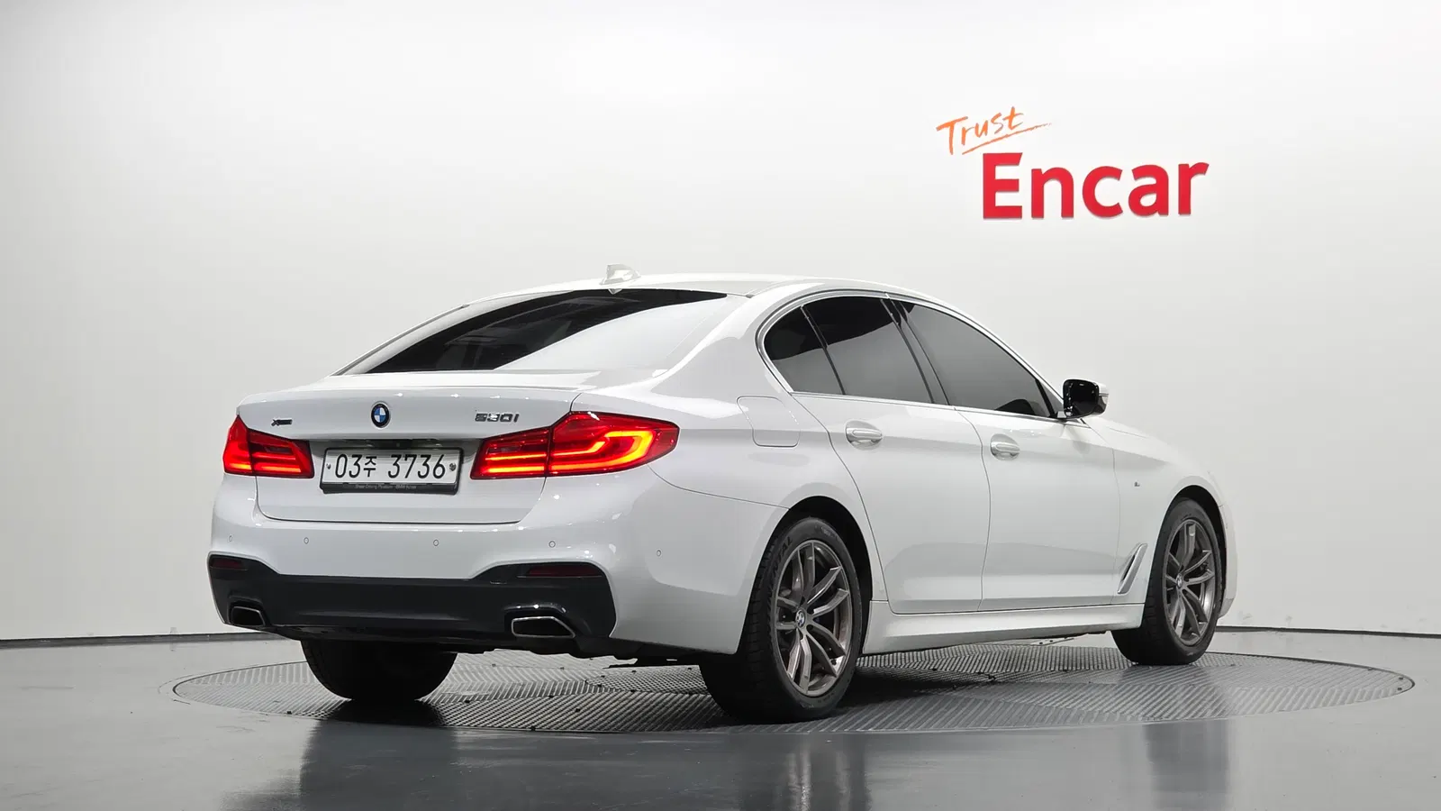 BMW Série 5 (G30) 530i M Sport 2018 — photo 1 sur 33