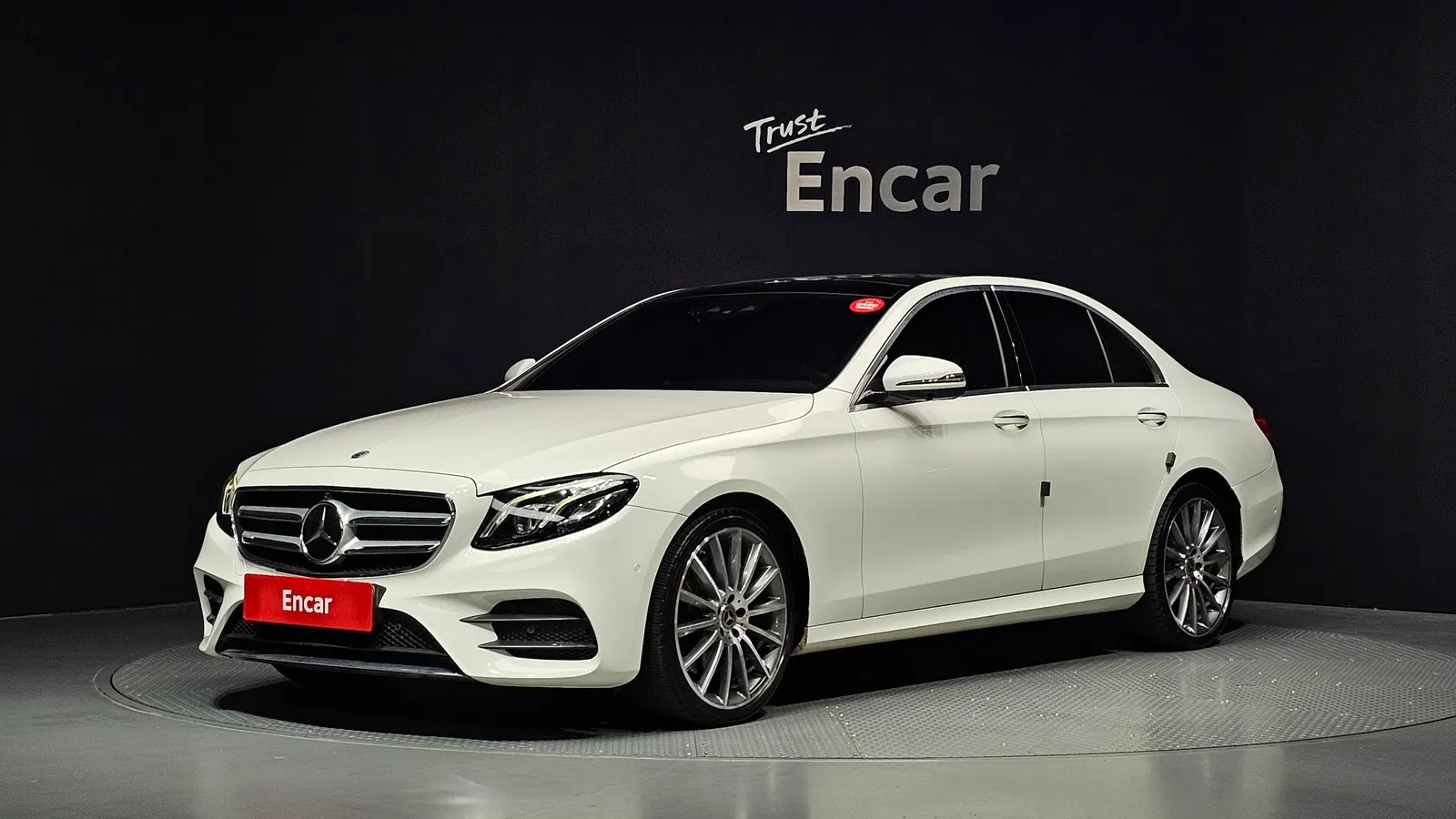 Mercedes-Benz Classe E AMG Line · E350 4MATIC (W213) 2019 — photo 1 sur 34
