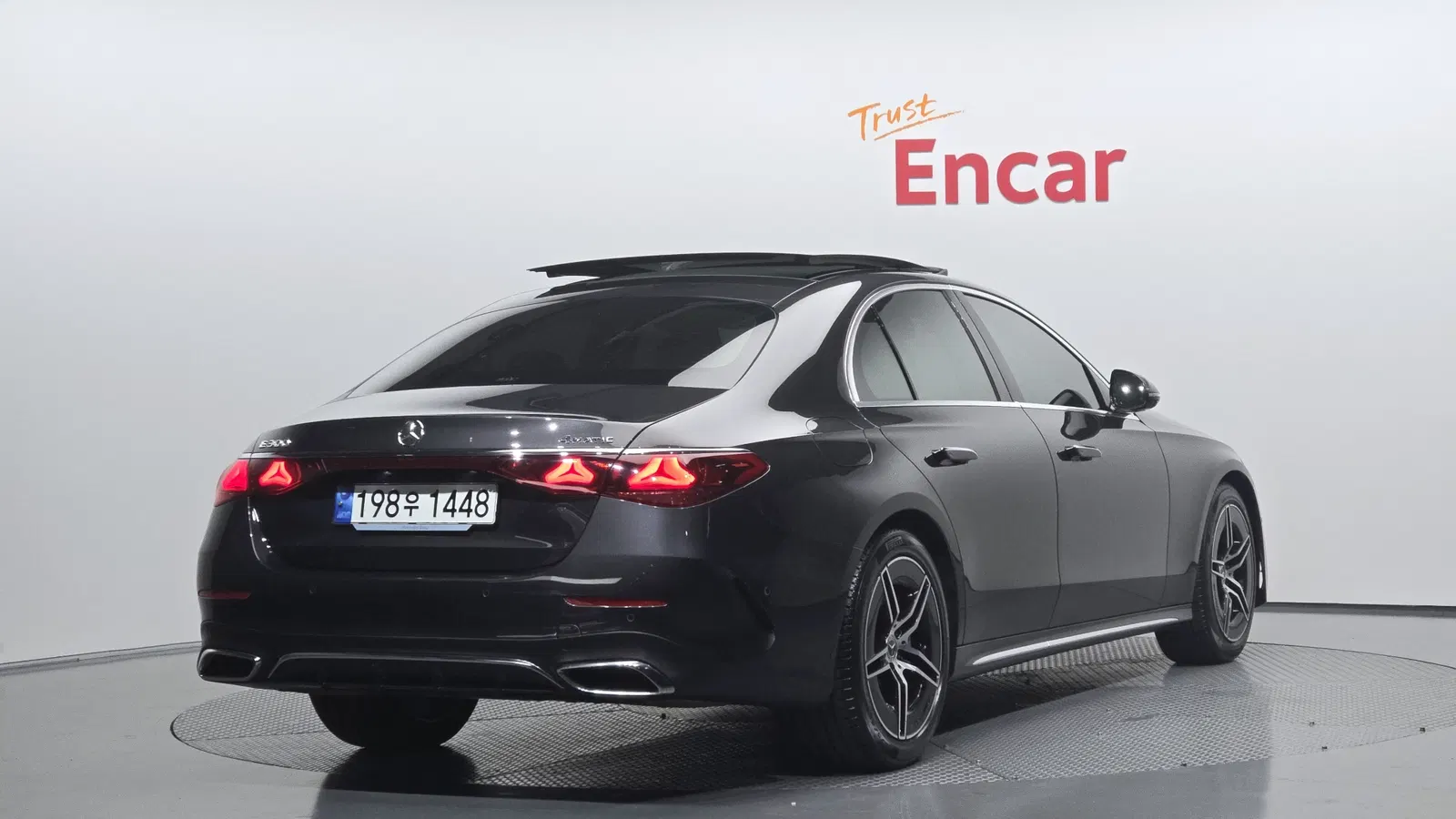 Mercedes-Benz Classe E AMG Line · E300 4MATIC (W214) 2024 — photo 1 sur 30