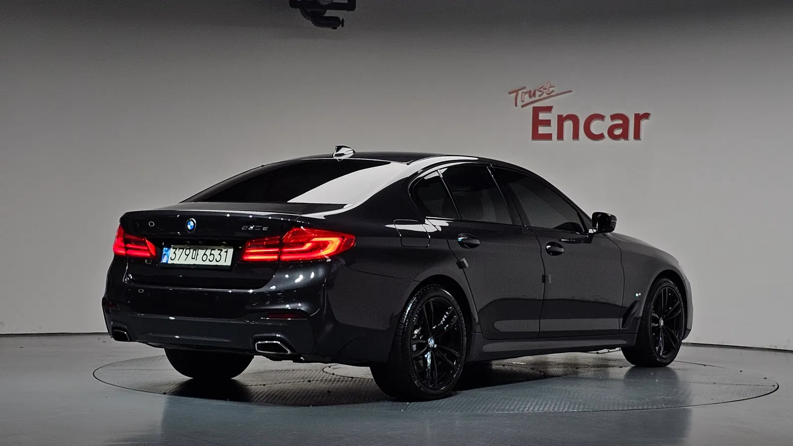 BMW Série 5 (G30) 530e M Sport 2020 — photo 1 sur 43