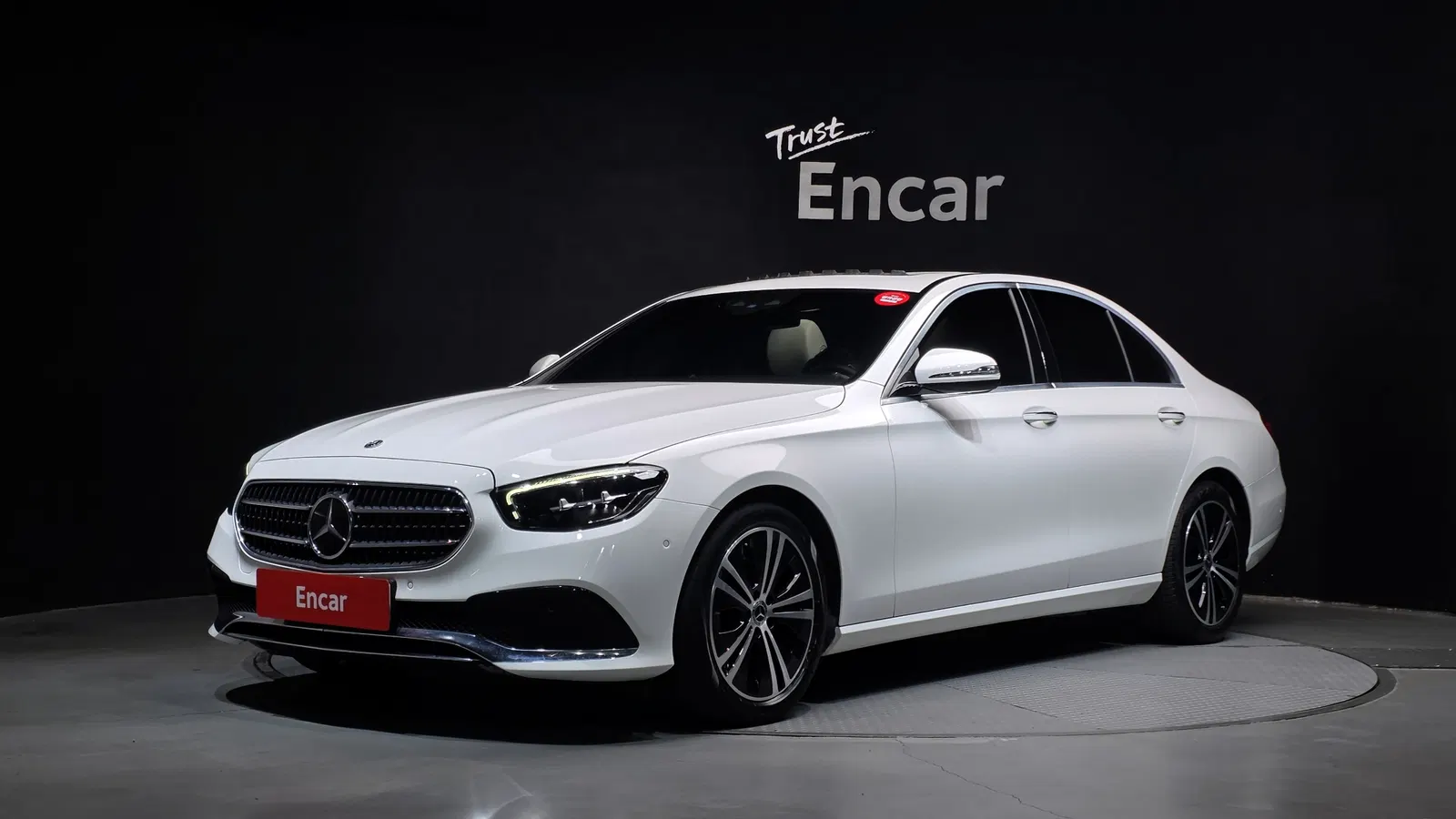 Mercedes-Benz Classe E E250 Avantgarde (W213) 2021 — photo 1 sur 32