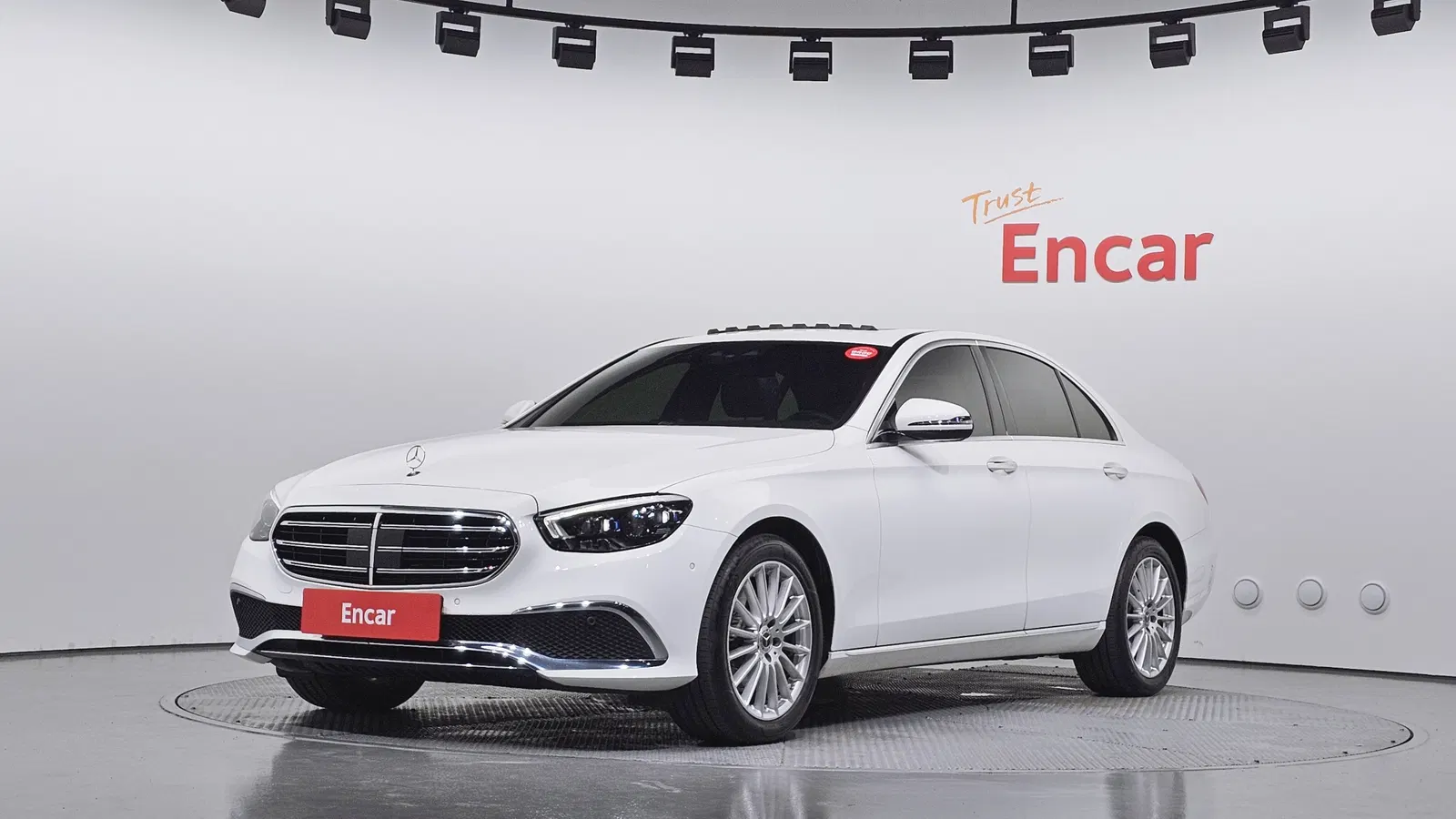 Mercedes-Benz Classe E E250 Exclusive (W213) 2021 — photo 1 sur 30