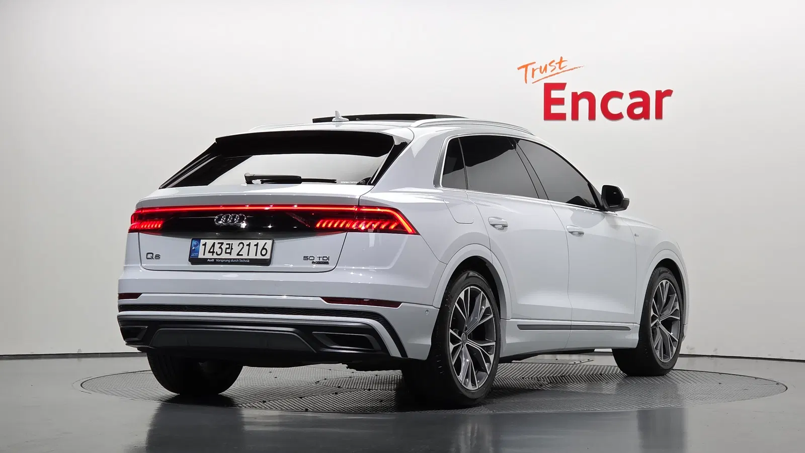 Audi Q8 (4M) 50 TDI Quattro Premium 2021 — photo 1 sur 36