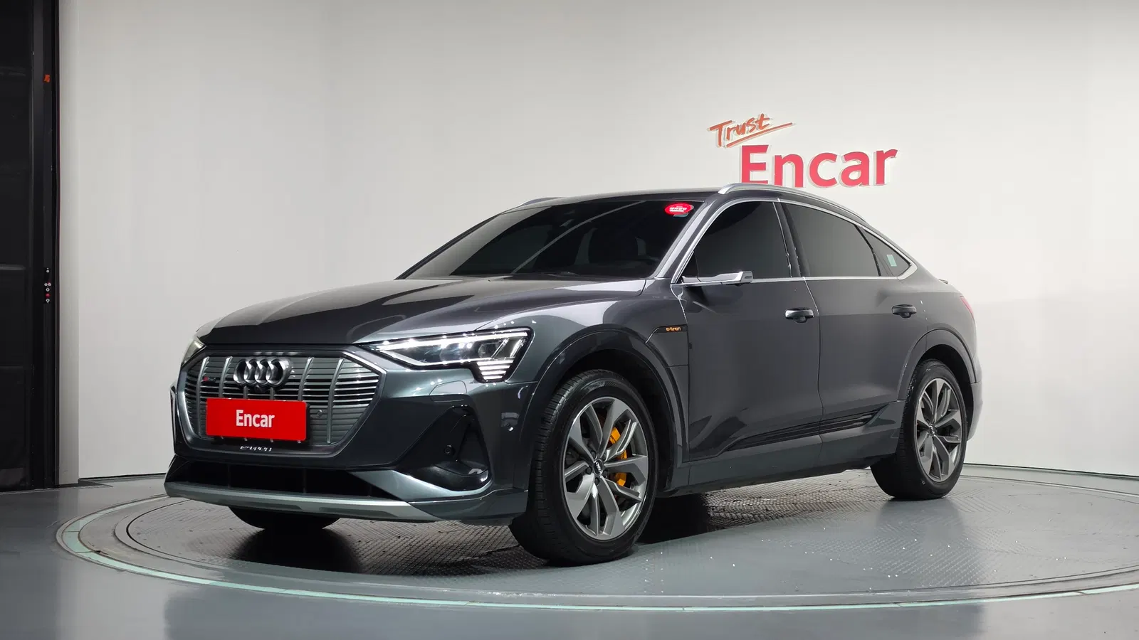 Audi e-tron 55 Quattro Sportback 2022 — photo 1 sur 34