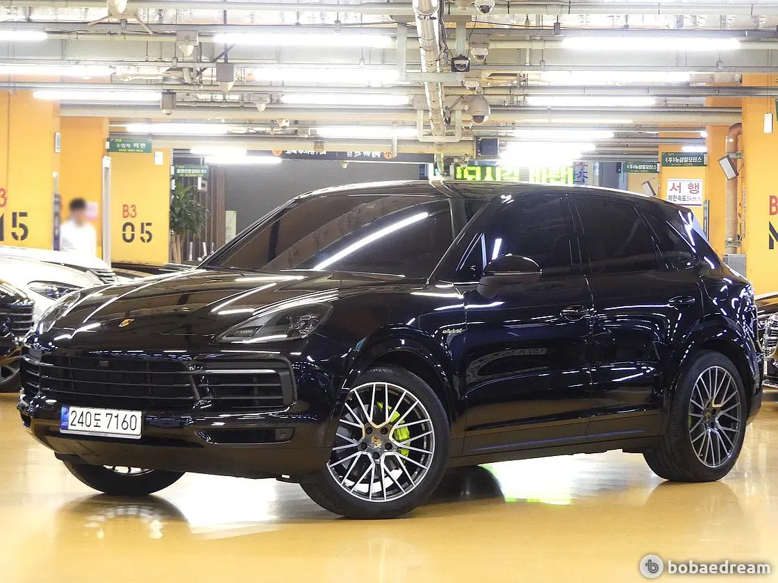 Porsche Cayenne (PO536) 3.0 E-Hybride 2022 — photo 1 sur 26