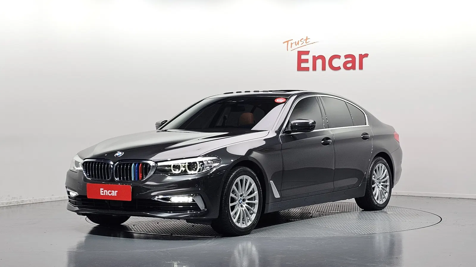 BMW Série 5 (G30) 520i Luxury 2020 — photo 1 sur 30