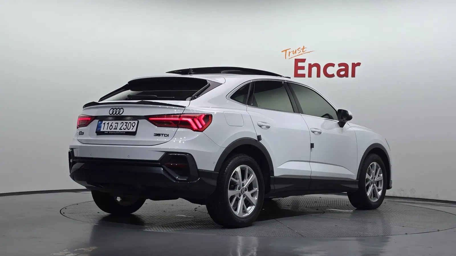 Audi Q3 (F3) 35 TDI Sportback 2020 — photo 1 sur 34
