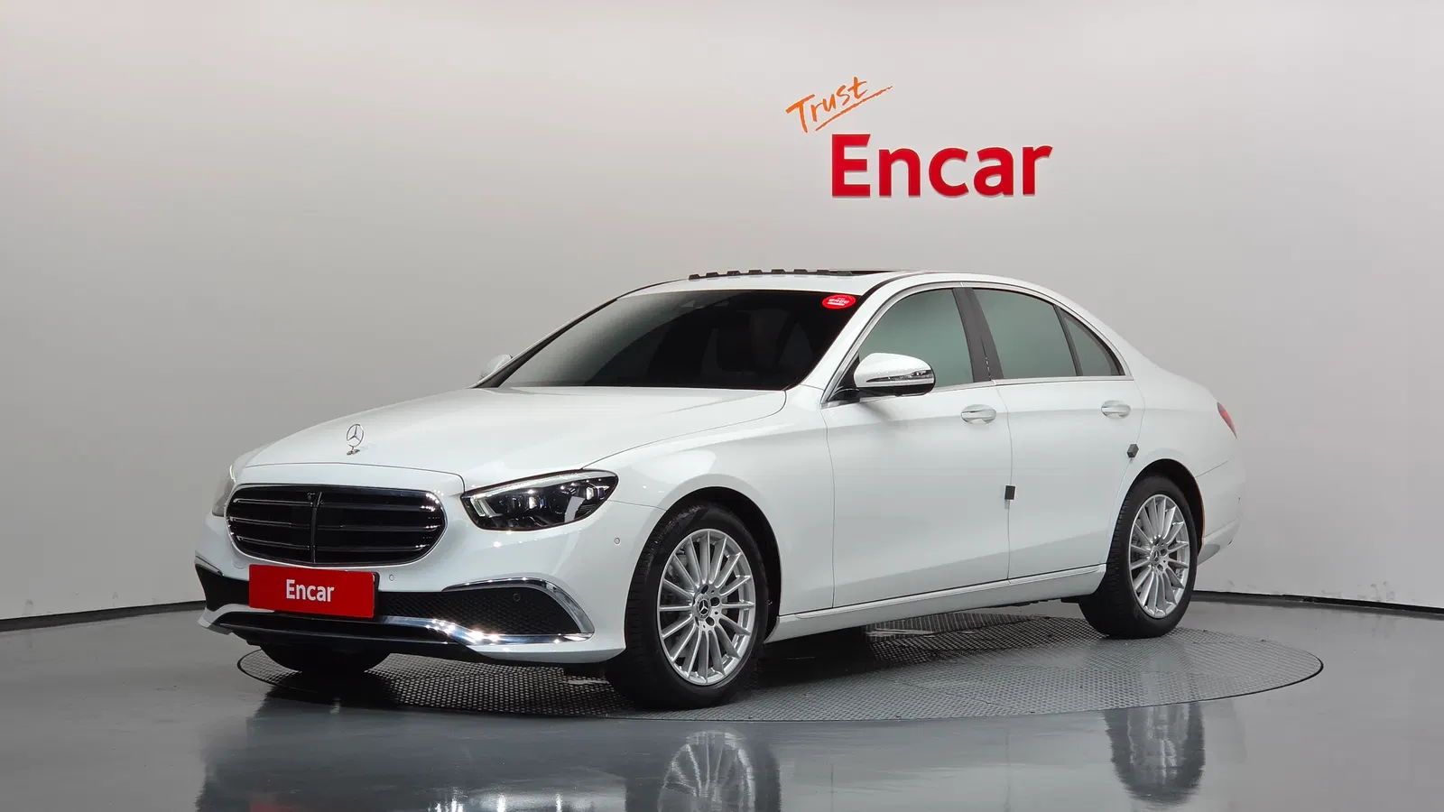 Mercedes-Benz Classe E E250 Exclusive (W213) 2022 — photo 1 sur 39