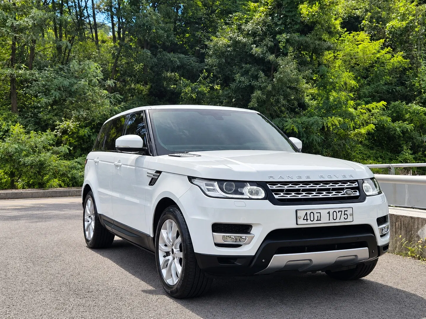 Land Rover Range Rover Sport 2e génération 3.0 SDV6 HSE 2015 — photo 1 sur 26