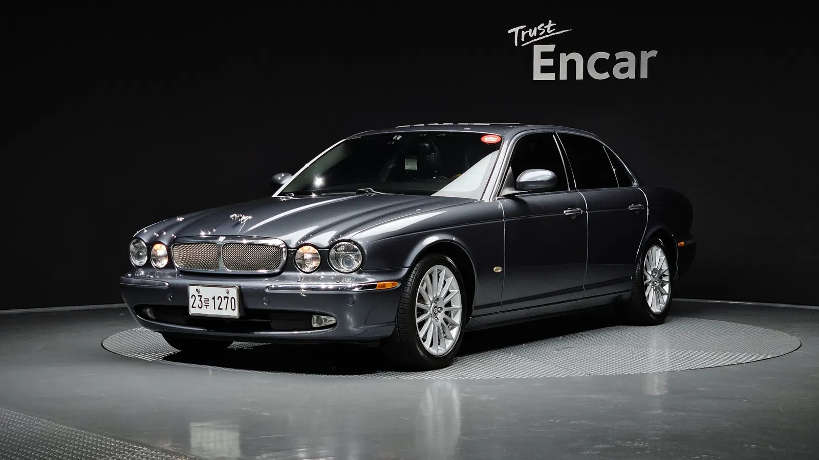 Jaguar New XJ 2.7D SWB 2007 — photo 1 sur 31