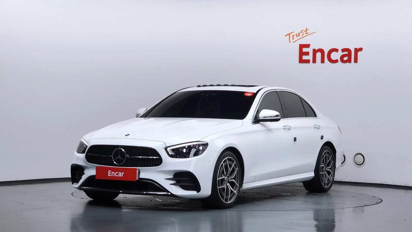 Mercedes-Benz Classe E AMG Line · E220d 4MATIC (W213) 2022 — photo 1 sur 35